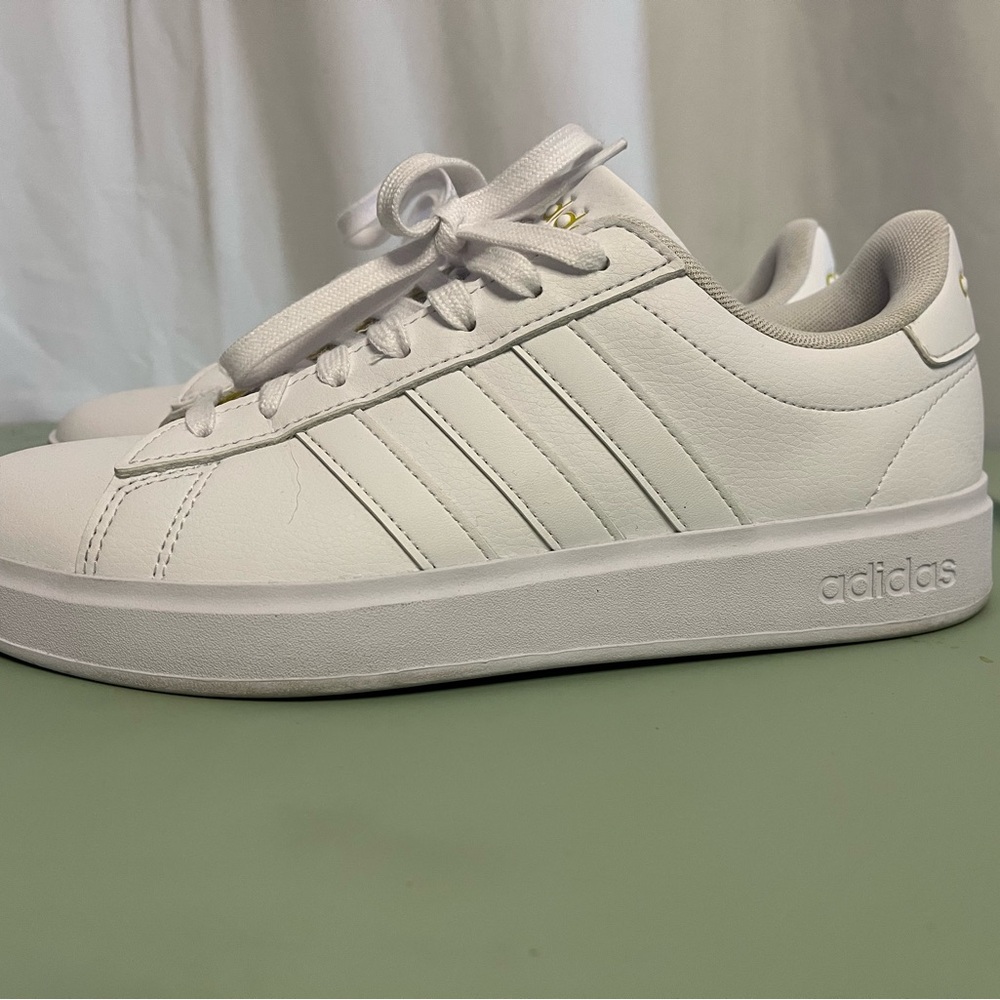 Adidas women’s size 8 white on white Grand Court Cloudfoam Comfort pre-loved. - Picture 2 of 13